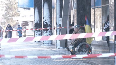 Дядя Гриша з Херсона збирає мільйони на ЗСУ в Черкасах