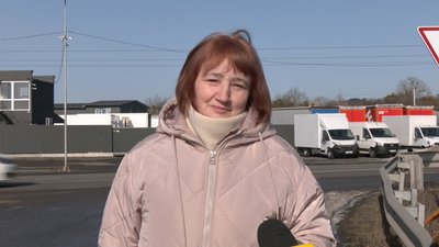 "Невже треба чекати трагедії?": мешканці Струмівки на Волині просять автобус у село та перехід — Галина Айзер "Невже треба чекати трагедії?": мешканці Струмівки на Волині просять автобус у село та перехід — Галина Айзер