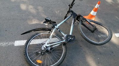 У двох райцентрах Житомирщини під колеса автомобіля потрапили юні велосипедисти У двох райцентрах Житомирщини під колеса автомобіля потрапили юні велосипедисти