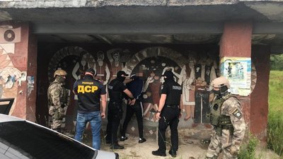 Вимагали гроші у підприємців: на Тячівщині поліція затримала двох людей Вимагали гроші у підприємців: на Тячівщині поліція затримала двох людей
