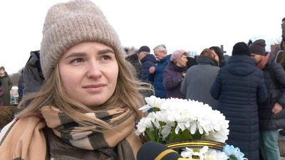 Сестра бійця Олена Гушпет Сестра бійця Олена Гушпет