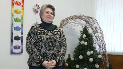 Панно з масок, віночки та картини: у черкаському музеї представили "Різдвяну" виставку Панно з масок, віночки та картини: у черкаському музеї представили "Різдвяну" виставку