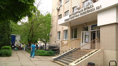 Волонтери передали стоматологічний комплекс з Німеччини для житомирської поліклініки Волонтери передали стоматологічний комплекс з Німеччини для житомирської поліклініки
