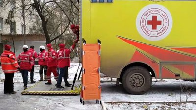 Моральний тиск та репресії: як допомагали херсонцям в окупації волонтери Червоного Хреста Моральний тиск та репресії: як допомагали херсонцям в окупації волонтери Червоного Хреста