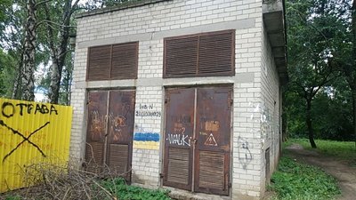 Понад дві доби без світла і води: у багатоповерхівці Херсона тривають ремонтні роботи