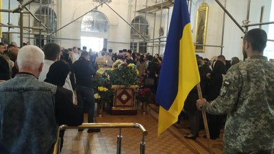 У Луцьку попрощалися з загиблим на Донеччині Віталієм Петруком У Луцьку попрощалися з загиблим на Донеччині Віталієм Петруком