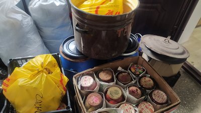 Їжа, ліки та речі – волонтери Сум пакують допомогу