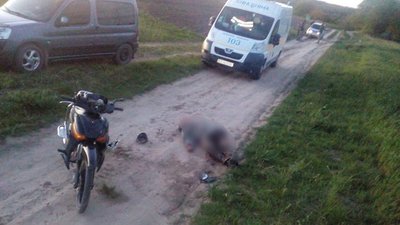 На Тернопільщині 65-річний чоловік розбився на мотоциклі На Тернопільщині 65-річний чоловік розбився на мотоциклі