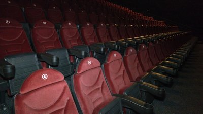 В кіно, кафе і музей – можна: як готуються до відвідувачів заклади у Рівному