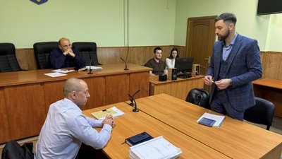 Запобіжний захід для обвинуваченого в підпалі ТЦК і автівок переобрали в Зарічному суді