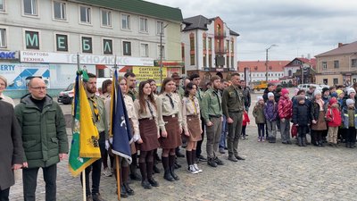 У Дубні на Рівненщині подружжя переселенців з Херсону створило й очолили Пласт У Дубні на Рівненщині подружжя переселенців з Херсону створило й очолили Пласт