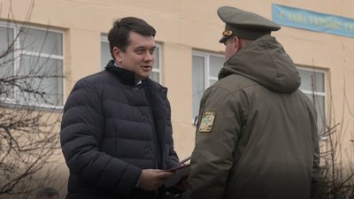 Трьох військових нагородив відзнаками Голова Верховної Ради Трьох військових нагородив відзнаками Голова Верховної Ради