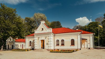 Будинок Генерального суду (Будинок В.Кочубея) у Батурині Будинок Генерального суду (Будинок В.Кочубея) у Батурині