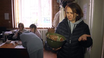 На Волині діти роблять амулети з уламків ворожих ракет На Волині діти роблять амулети з уламків ворожих ракет