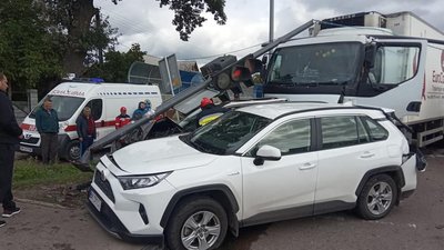 На трасі біля Рівного в ДТП потрапило чотири авто, загинула жінка. Рух перекритий На трасі біля Рівного в ДТП потрапило чотири авто, загинула жінка. Рух перекритий