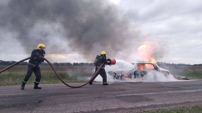 На трасі Херсонщини горів автомобіль