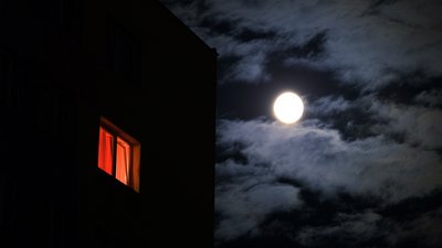 Чернігівці без світла: чому одним відключають електроенергію на понад чотири години, а іншим — ні