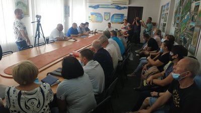 Борги по зарплаті: медики Слов'янська зустрілись з представниками НСЗУ