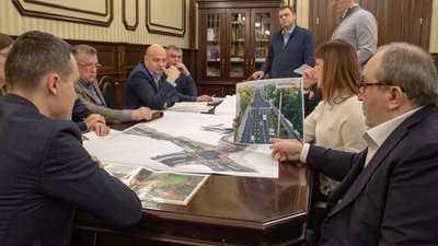 Дорога через "Барабашово": Кернес показав Кучеру документацію Дорога через "Барабашово": Кернес показав Кучеру документацію