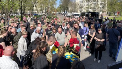 У Полтаві попрощалися із полеглим захисником Андрієм Масленніковим У Полтаві попрощалися із полеглим захисником Андрієм Масленніковим