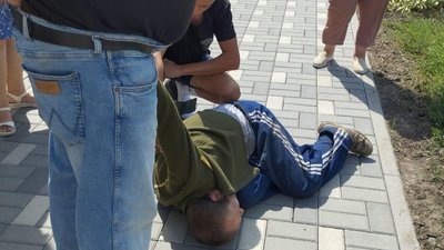 Поламані понад 40 дерев: у Смілі на Черкащині чоловік пошкодив алею сакур Поламані понад 40 дерев: у Смілі на Черкащині чоловік пошкодив алею сакур
