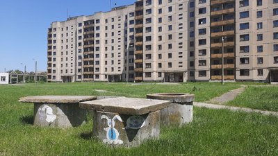 Незаселені багатоповерхівки та дорогий водогін: наслідки масштабної недобудови у Долинській