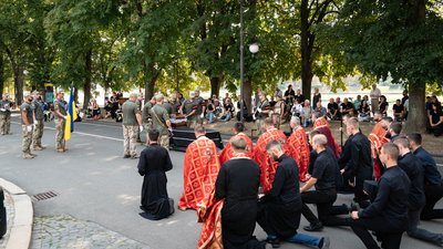 "Талановитий історик, який добровільно пішов на фронт": в Ужгороді попрощалися із полеглим захисником Миколою Гаєвим "Талановитий історик, який добровільно пішов на фронт": в Ужгороді попрощалися із полеглим захисником Миколою Гаєвим