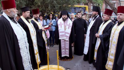 В Одесі відкрили “Стіну пам’яті” загиблих українських військових, в церкві заявили про провокації В Одесі відкрили “Стіну пам’яті” загиблих українських військових, в церкві заявили про провокації