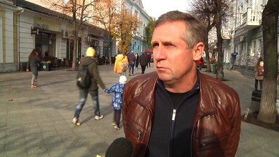 Вперше за 42 роки чистять русло річки – житомирські комунальники розчищають Тетерів Вперше за 42 роки чистять русло річки – житомирські комунальники розчищають Тетерів