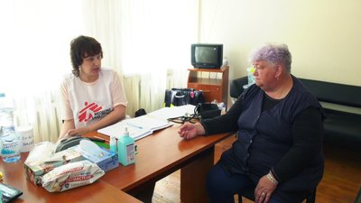 "Лікарі без кордонів": на Вінниччині мобільний шпиталь надає допомогу переселенцям "Лікарі без кордонів": на Вінниччині мобільний шпиталь надає допомогу переселенцям