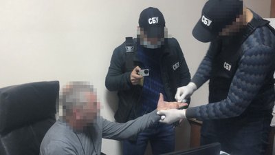 У Дніпрі викрили лікаря, який щодня робив до 30 фейкових сертифікатів про COVID-вакцинацію, – СБУ