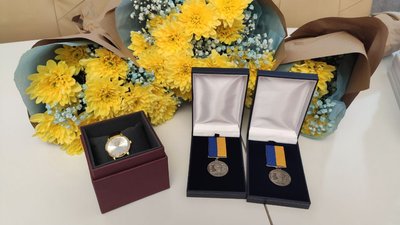 Відзнаки і подарунки, які вручили з нагоди Дня Гідності та Свободи Відзнаки і подарунки, які вручили з нагоди Дня Гідності та Свободи