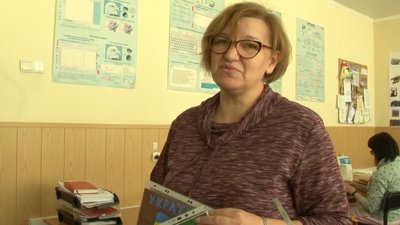 Учителі однієї з черкаських шкіл шиють аптечки для військових Учителі однієї з черкаських шкіл шиють аптечки для військових
