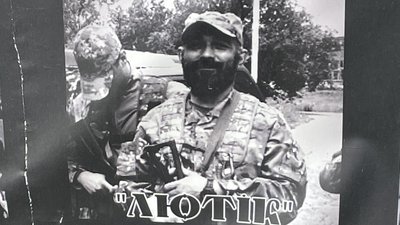 У Миколаєві вручили відзнаки "За оборону міста" У Миколаєві вручили відзнаки "За оборону міста"