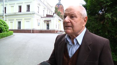 Письменник Василь Врублевський написав книгу про історію житомирського театру Письменник Василь Врублевський написав книгу про історію житомирського театру