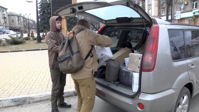 Авто для мами-підполковниці. 16-річна львів'янка зібрала гроші на автомобіль для ЗСУ на Донеччині Авто для мами-підполковниці. 16-річна львів'янка зібрала гроші на автомобіль для ЗСУ на Донеччині