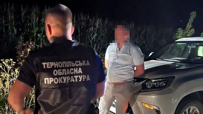 Фото зроблене під час затримання посадовця Фото зроблене під час затримання посадовця