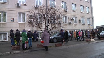 В Одесі простилися з загиблою викладачкою коледжу, у якому сталася пожежа В Одесі простилися з загиблою викладачкою коледжу, у якому сталася пожежа