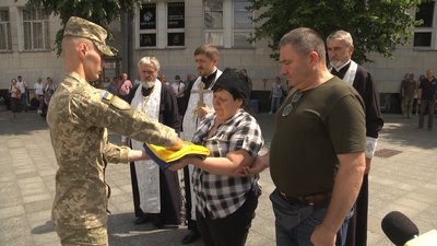 В Житомирі попрощалися із військовослужбовцем Дмитром Кушнарьовим, який був родом із Сєвєродонецька В Житомирі попрощалися із військовослужбовцем Дмитром Кушнарьовим, який був родом із Сєвєродонецька