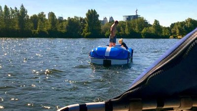У Дніпрі водний патруль відшукав зниклих на катамарані відпочивальників