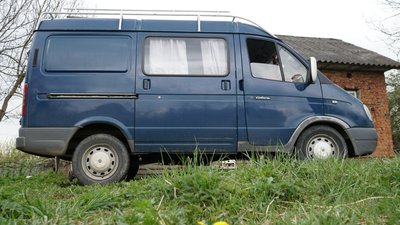 Сім'я евакуювалась власним авто, коли змогла знайти бензин Сім'я евакуювалась власним авто, коли змогла знайти бензин