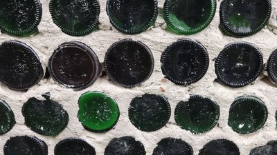 Житель Тернопільщини економить на комунальних послугах у своїй хаті-півкулі Житель Тернопільщини економить на комунальних послугах у своїй хаті-півкулі
