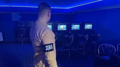 У Тернополі із гральних закладів вилучили комп'ютери У Тернополі із гральних закладів вилучили комп'ютери