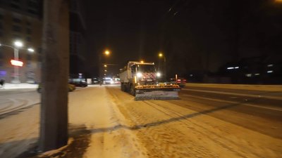 У Дніпрі ліквідовують наслідки негоди У Дніпрі ліквідовують наслідки негоди