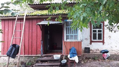 Розтопила піч і пішла: на Чернігівщині вогнеборці врятували двох дітей Розтопила піч і пішла: на Чернігівщині вогнеборці врятували двох дітей
