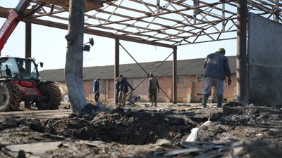 Російські атаки по житлових будинках, поранені мешканці. Головні новини Сумщини