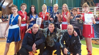 Спортсменки з Донеччини вибороли вісім медалей чемпіонату України з боксу