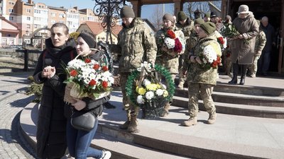 На Волині поховали військового з міста Куп'янськ, яке нині окуповане На Волині поховали військового з міста Куп'янськ, яке нині окуповане