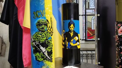 У Тернополі відкрили виставку, аби зібрати гроші на квартиру сім’ї загиблого бійця
