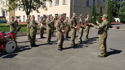 У Луцькому прикордонному загоні влаштували екскурсію для школярів У Луцькому прикордонному загоні влаштували екскурсію для школярів